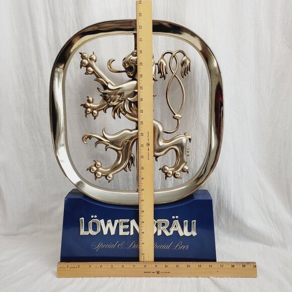 Vintage Lowenbrau 3D lighted Beer Sign WORKS GREAT READ!! Minor Cosmetic Issues - Picture 3 of 11